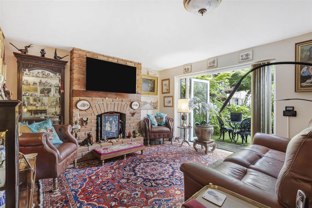 Property photo 3 of 27 22_38033.Jpg