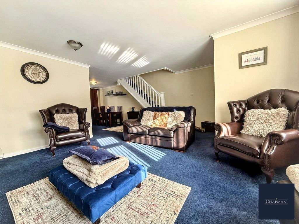 Property photo 2 of 27