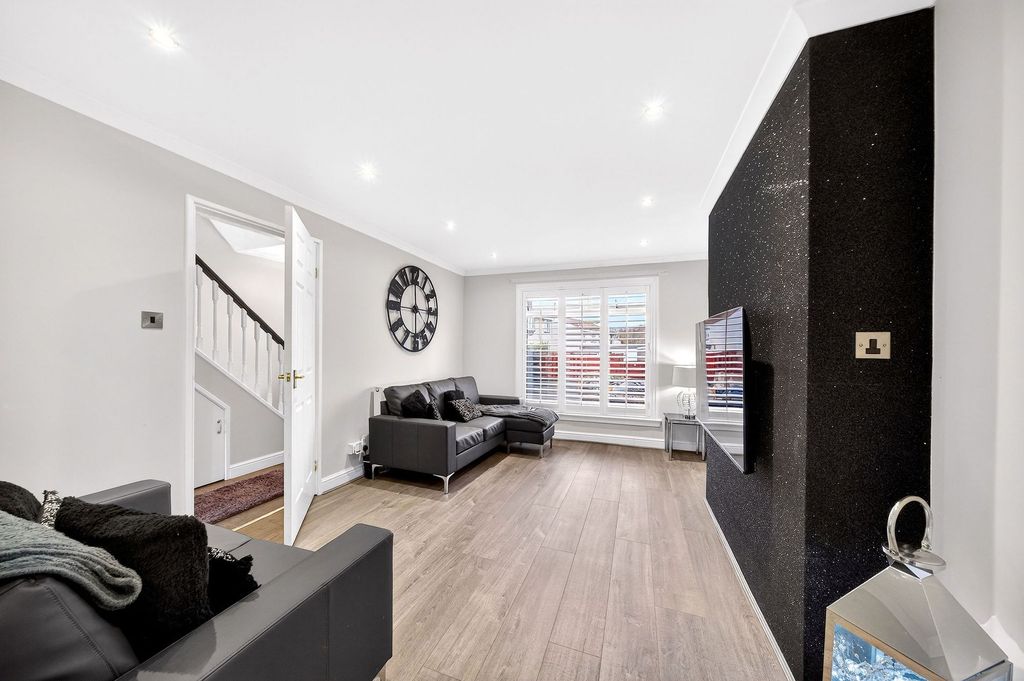 Property photo 2 of 54 Lounge