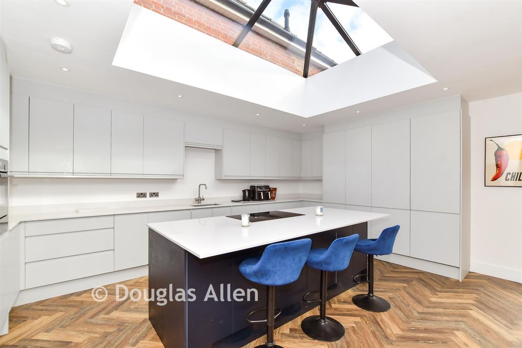 Property photo 3 of 18 Kitchen/Diner