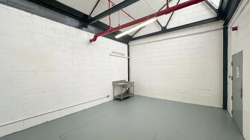 Property photo 1 of 1 Barkng Unit