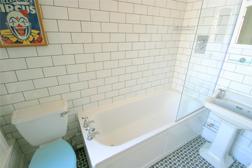 Property photo 3 of 11 Picture No. 15