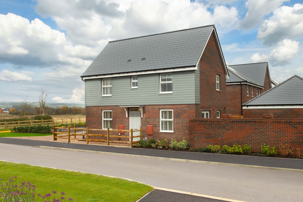 Property photo 2 of 9 Fiddington Fields Hadley Home