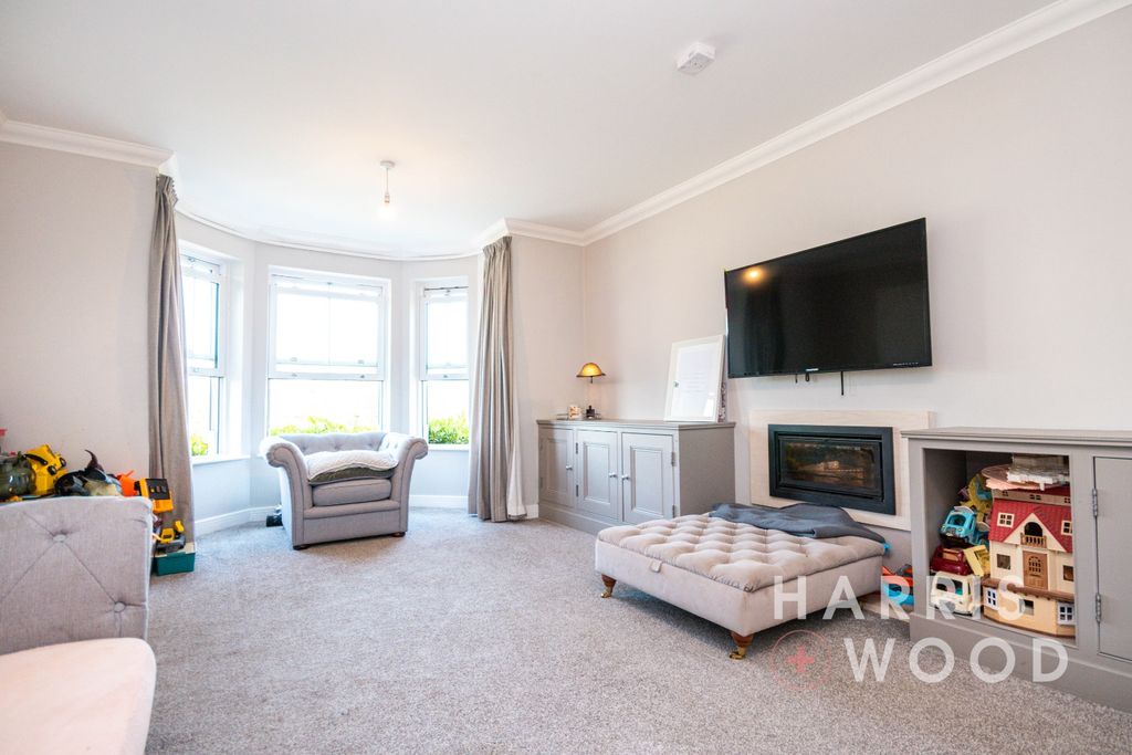 Property photo 3 of 31 4289885