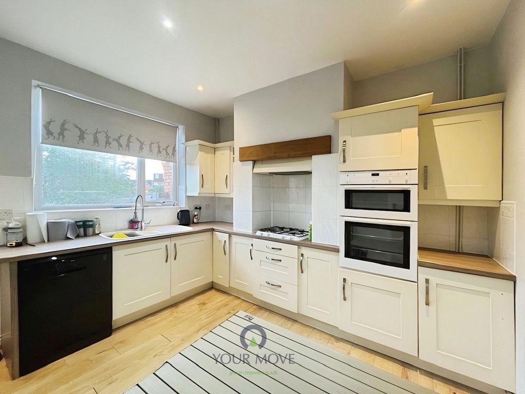 Property photo 3 of 15 Kitchen