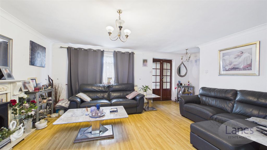 Property photo 3 of 15 Cam02479G0-Pr0023-Still006.Jpg