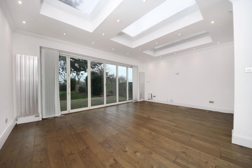 Property photo 3 of 21 Gv8.Jpg