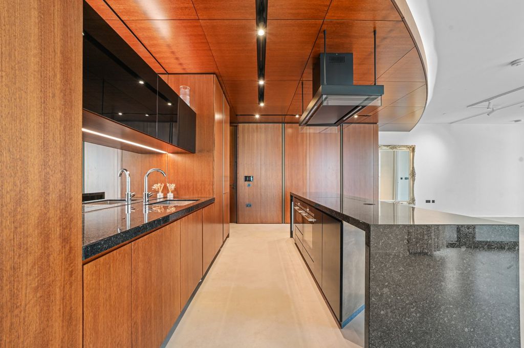 Property photo 3 of 30 Kitchen