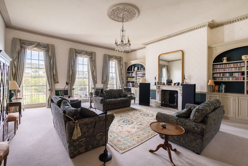 Property photo 2 of 18 Drawing Room