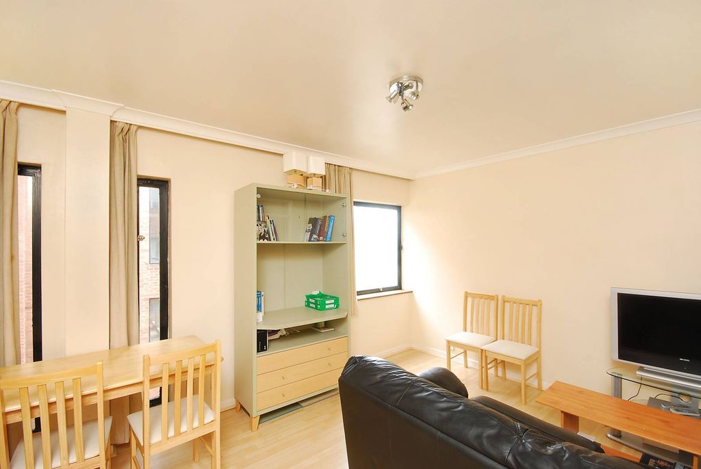 Property photo 3 of 6