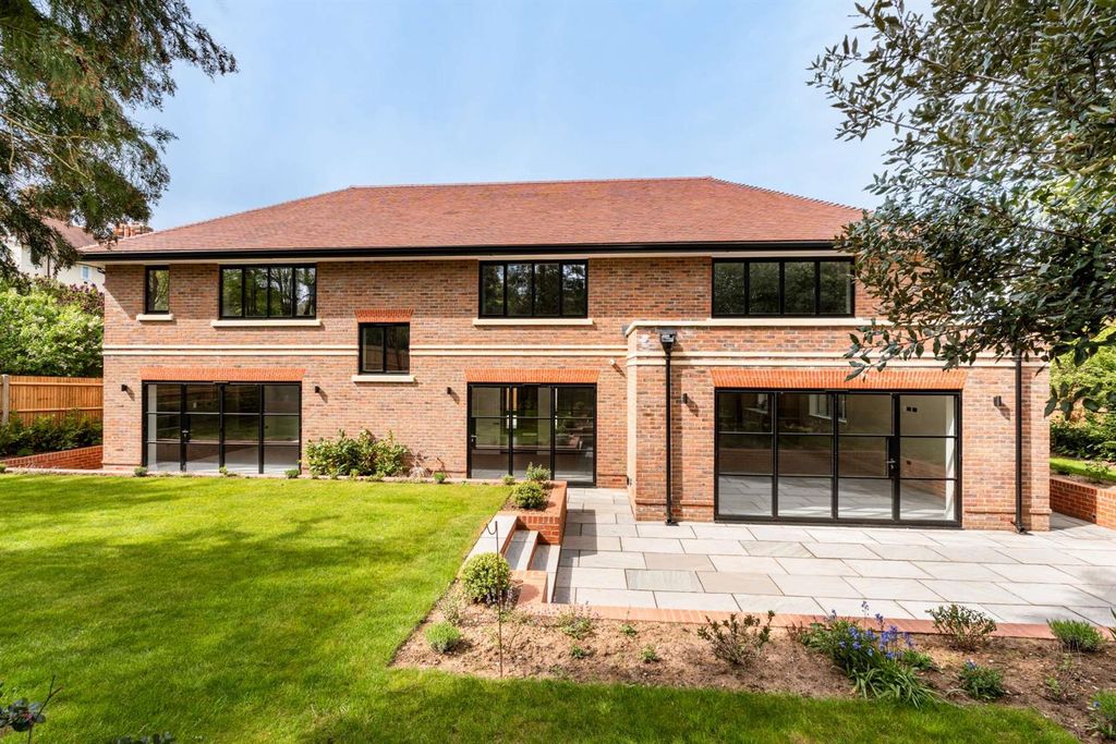Additional image 4 of 4 bed detached house for saleCross Lanes, Guildford GU1
