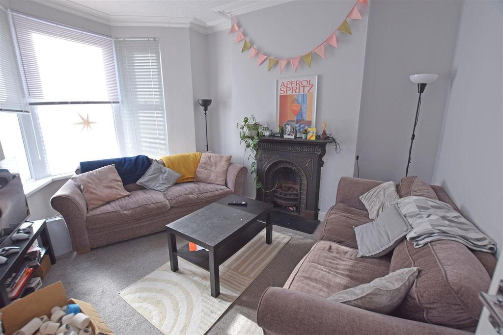 Property photo 2 of 14 Lounge.Jpg