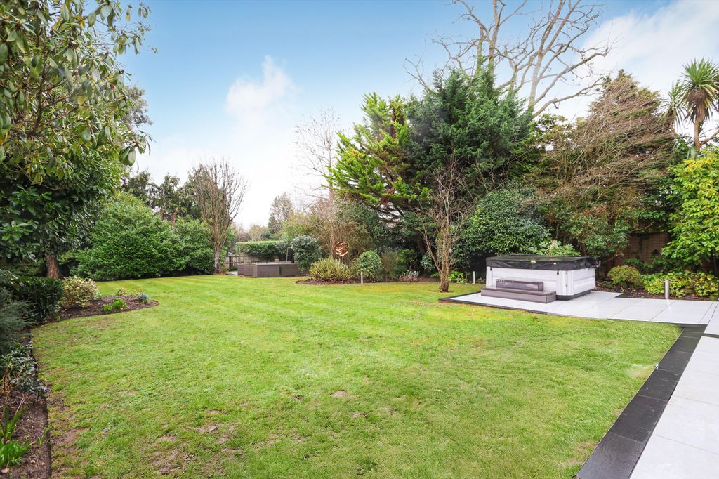 Property photo 3 of 26 Image