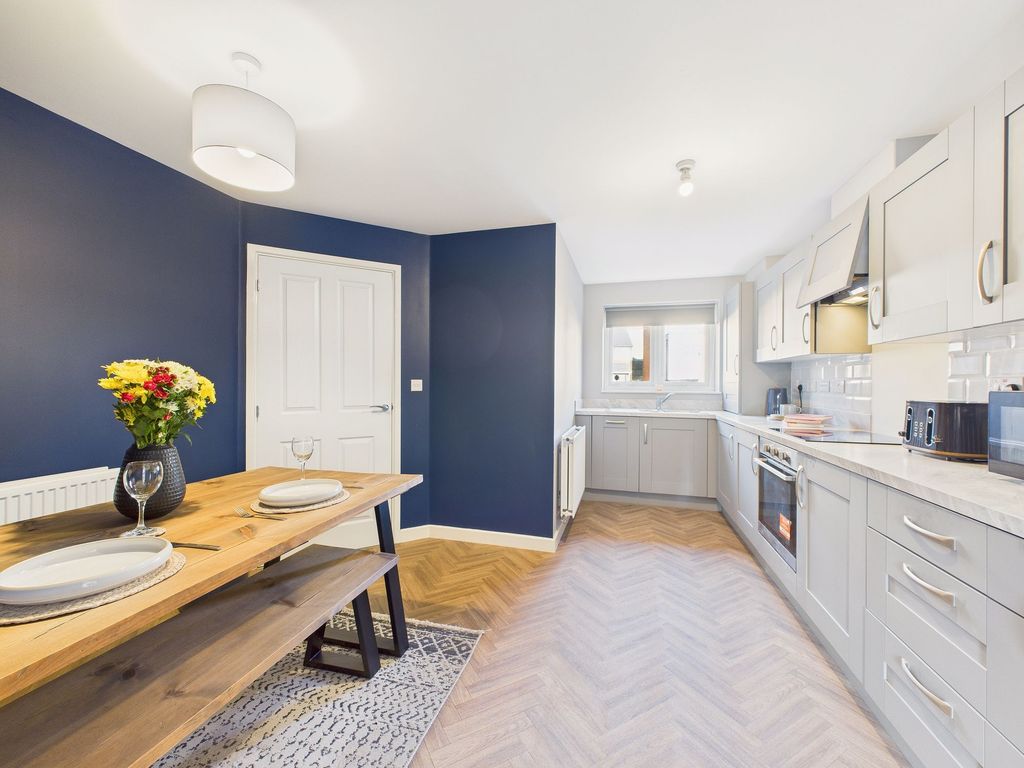 Property photo 1 of 9 Dining Kitchen