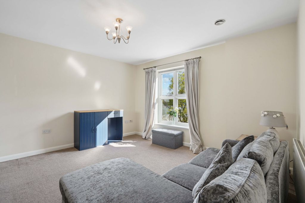 Property photo 2 of 9 Kitchen/Dining/Living Room