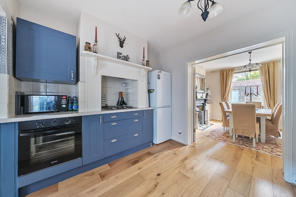 Property photo 3 of 22 4419053