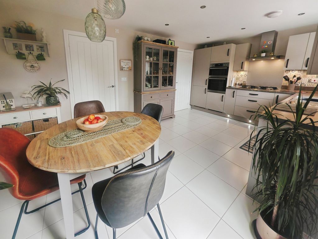 Property photo 2 of 22 Kitchen Diner