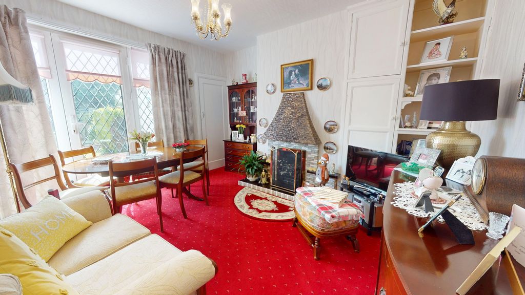 Property photo 3 of 14