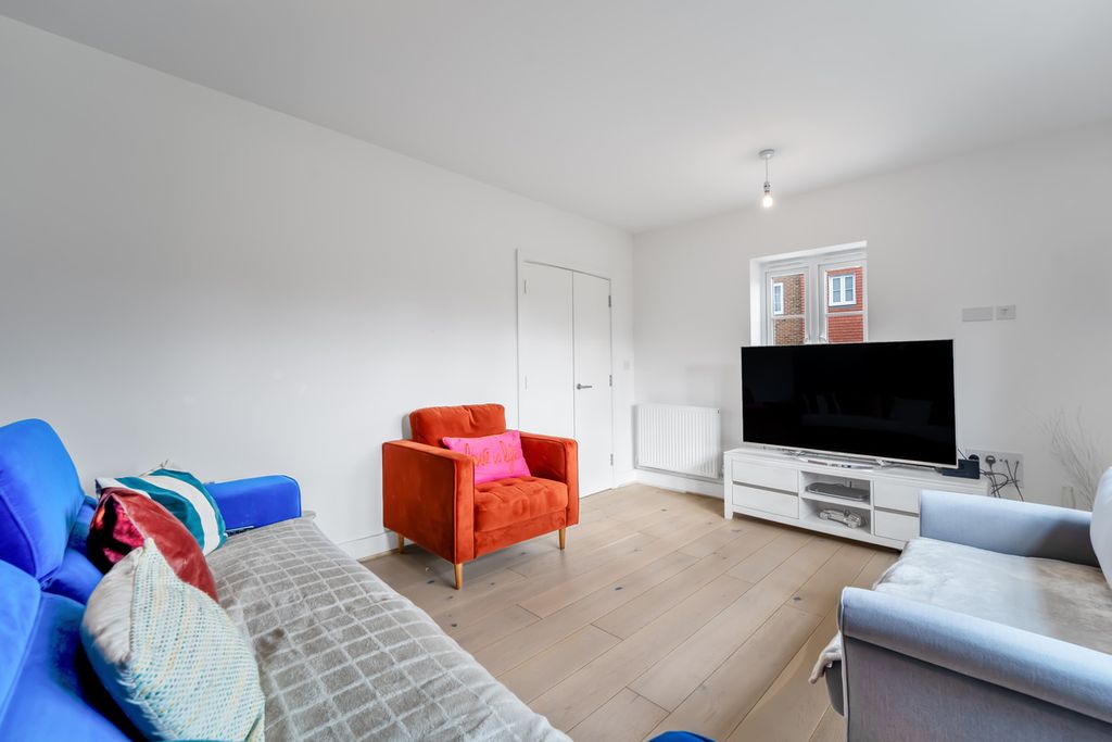 Property photo 3 of 24