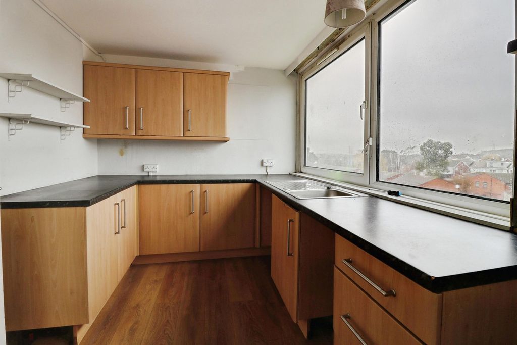 Property photo 3 of 9