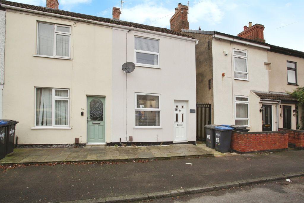 Property photo 1 of 17