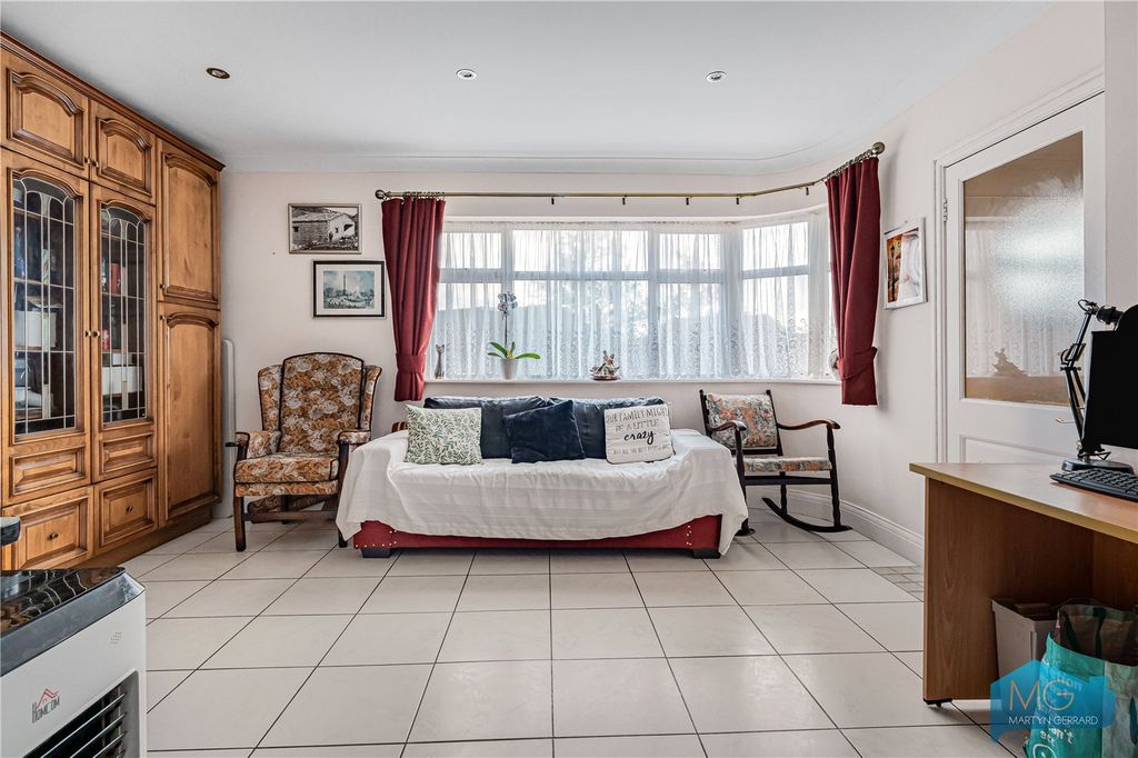 Property photo 3 of 20 Picture No. 32