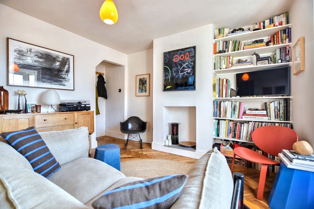 Property photo 2 of 16