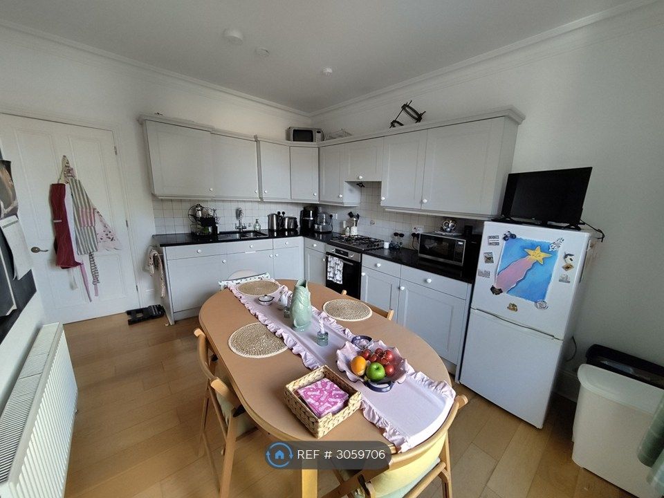 Property photo 3 of 13 Kitchen