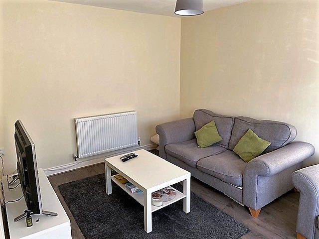 Property photo 3 of 16 Lounge