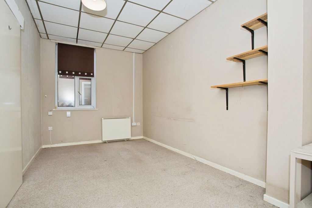 Property photo 2 of 21 Pbox-Img.Jpg