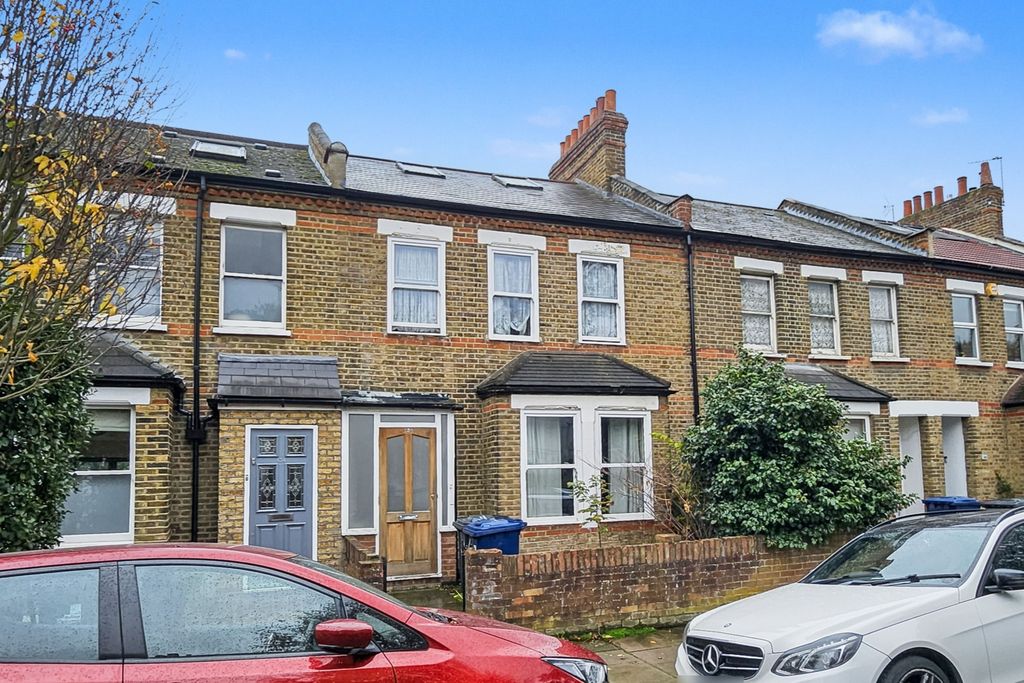 Property photo 2 of 14 136 Darwin Road, Ealing, London, W5 4Bh