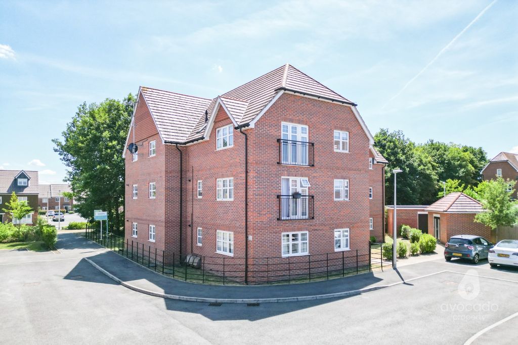 Property photo 1 of 18 4345913