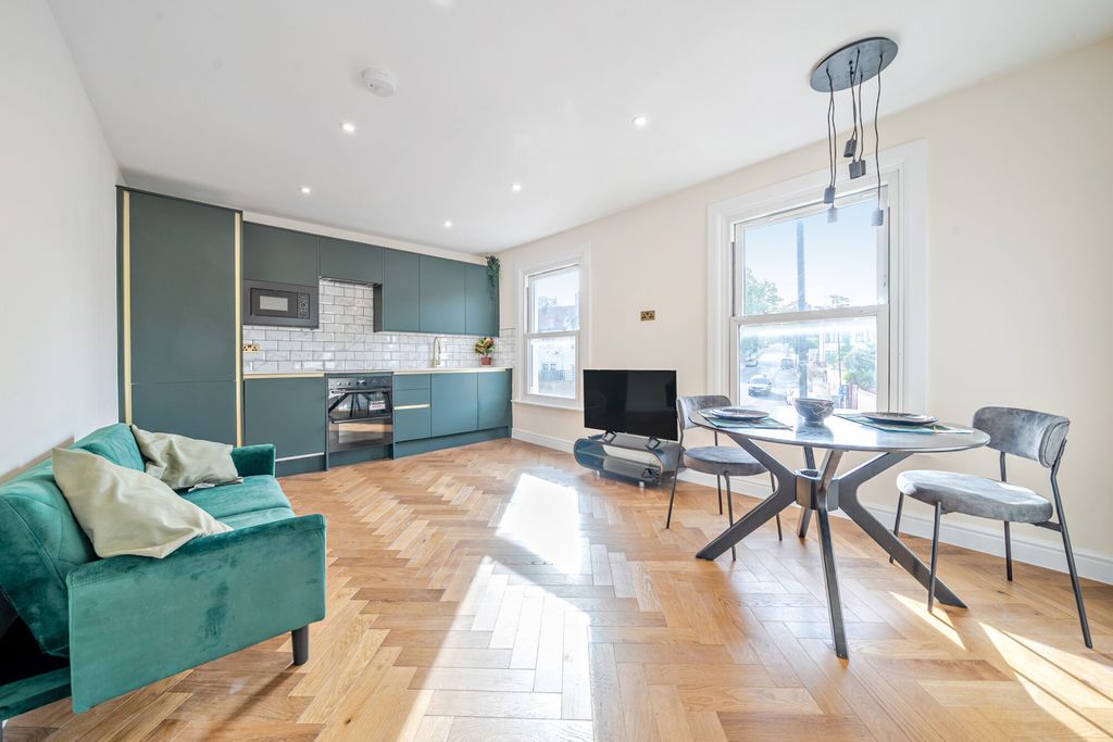 Property photo 1 of 16 Kitchen/Reception