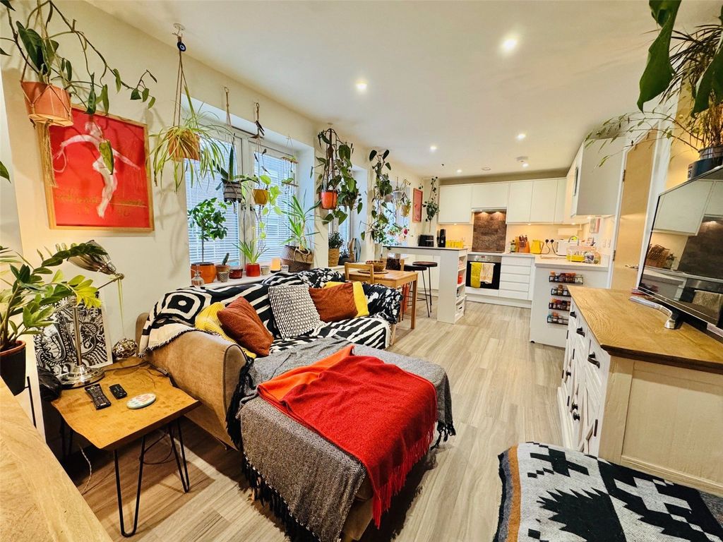 Property photo 3 of 7 Picture No. 09