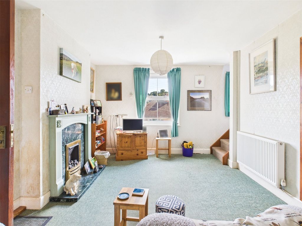 Property photo 2 of 23 Picture No. 12