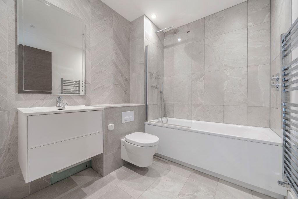 Property photo 3 of 31 1385899-10-69272d6A5E879.Jpg