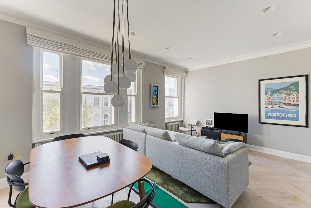 Property photo 3 of 16 Dining / Reception