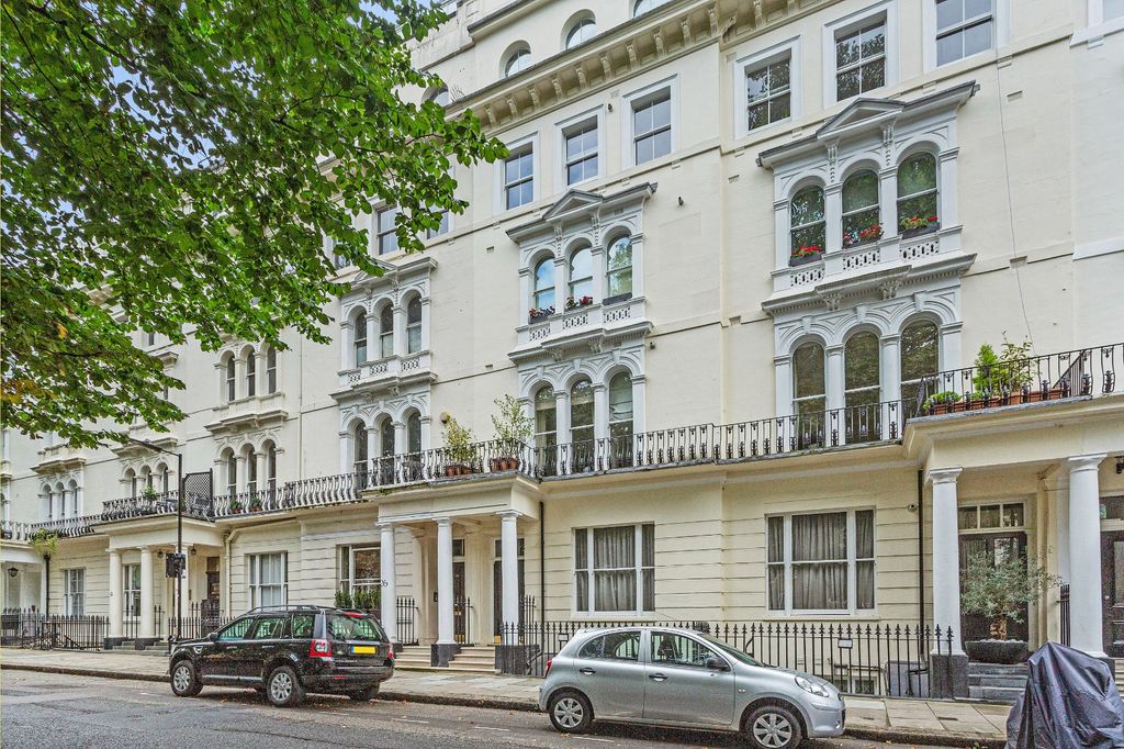 Property photo 3 of 13 External