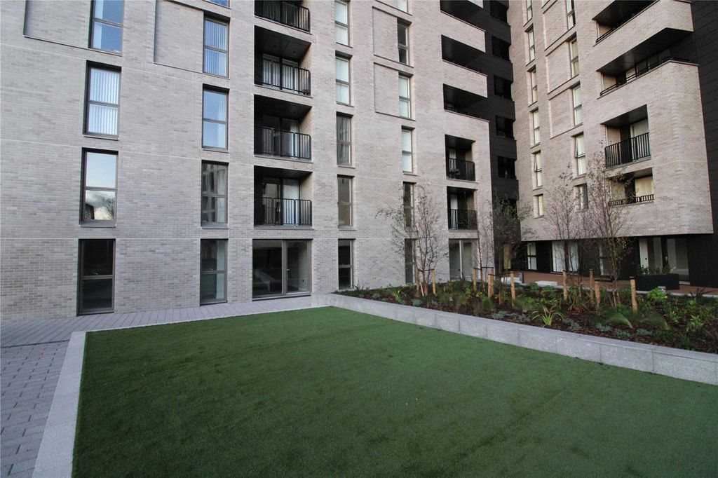 Property photo 2 of 16 Picture No. 01