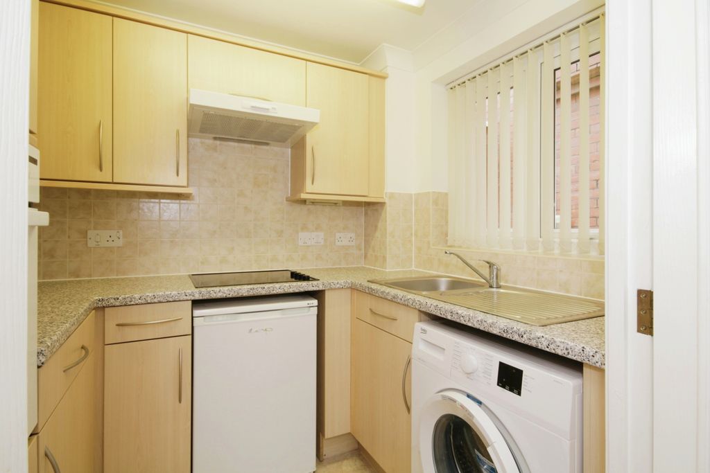 Property photo 3 of 12 Photo 10