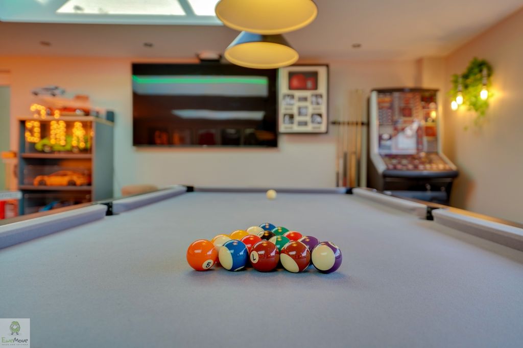 Property photo 1 of 20 Dsc07564-Dsc07568