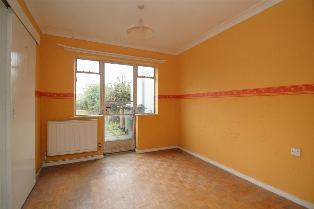 Property photo 3 of 12 Dining Room .Jpg