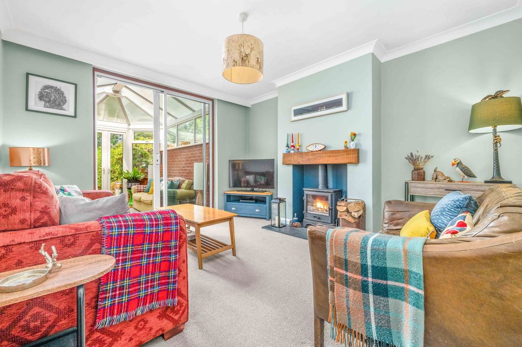 Property photo 2 of 25
