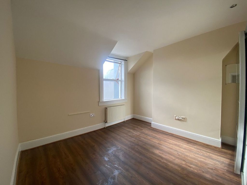 Property photo 1 of 3