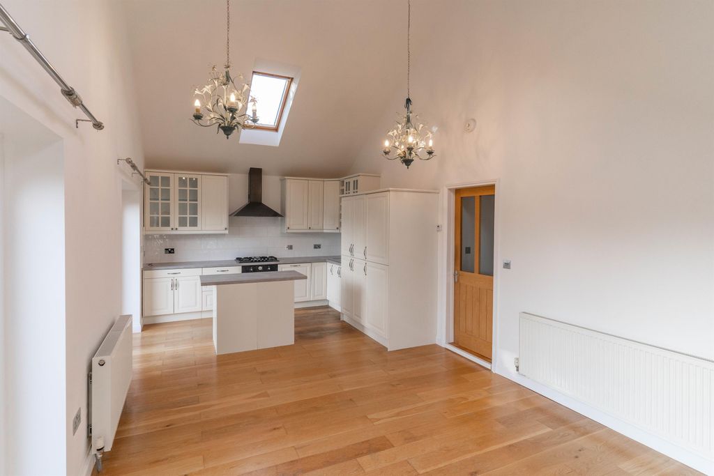 Property photo 2 of 14 Picture 2