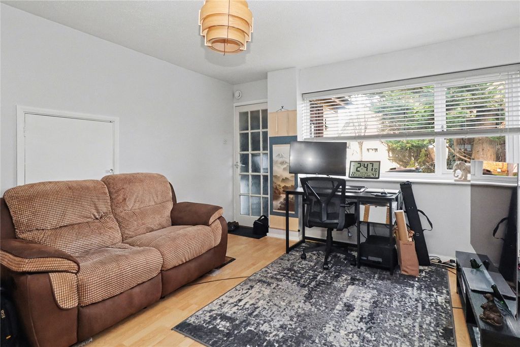 Property photo 3 of 8 Picture No. 06