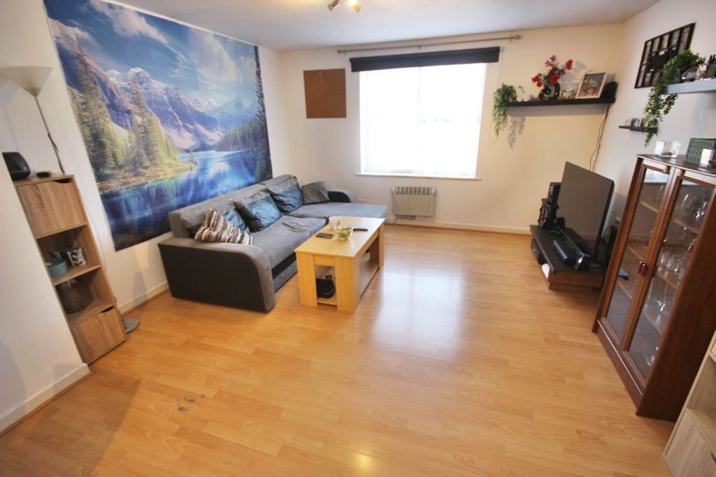 Property photo 2 of 6