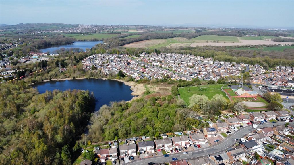 Property photo 3 of 7 Hinckley Road