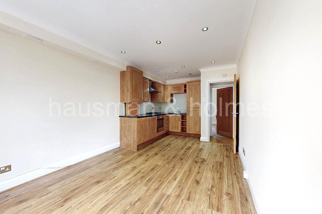 Property photo 2 of 10 W04.Jpg