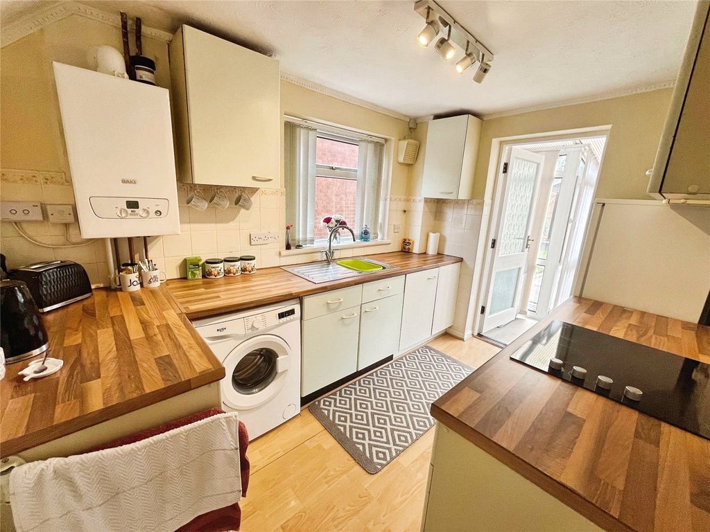 Property photo 2 of 15 Kitchen